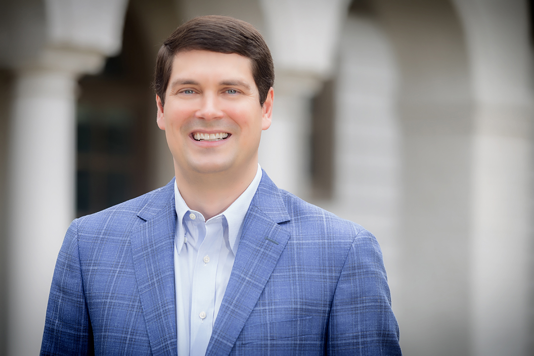 environmental headshot of an executive by atlanta corporate headshot photographer karen images