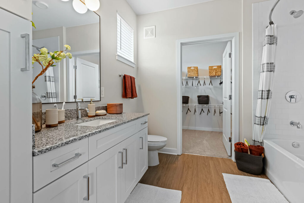 bath and closet at oslo by architectural photographer karen images